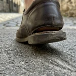 vaarallinen-puuvilla-miksi-tapa-kayttaa-loysat-kengat-pilaa-kavelyasi-ja.webp.webp